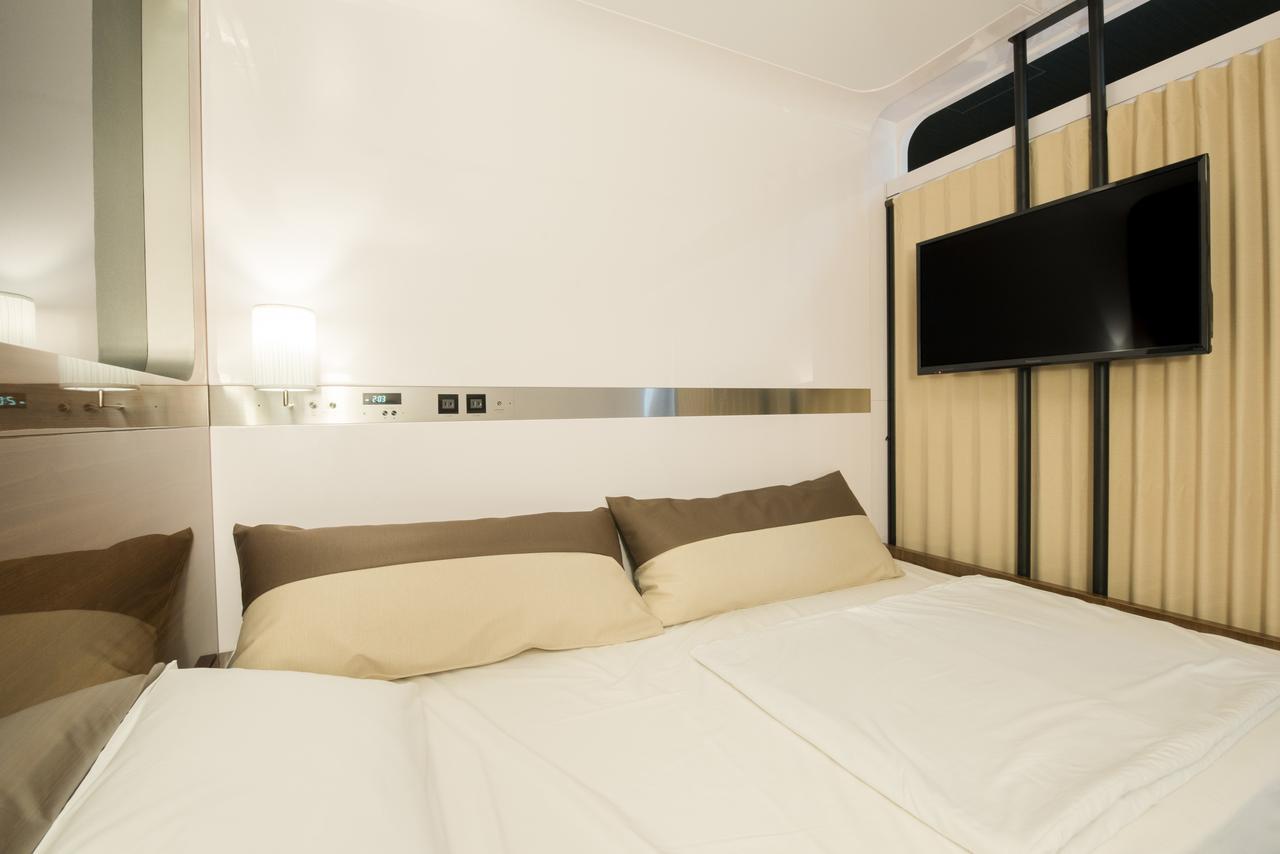 The S3 Wakayama Station Hotel Bagian luar foto